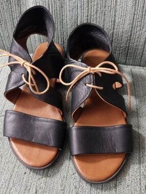 Bueno Yara Lace-up Sandals.